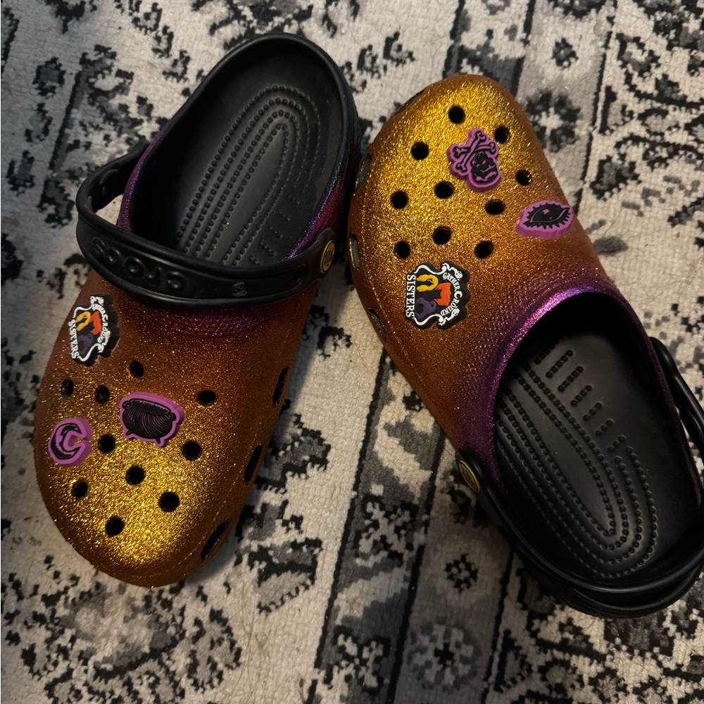 CROCS women hocus pocus